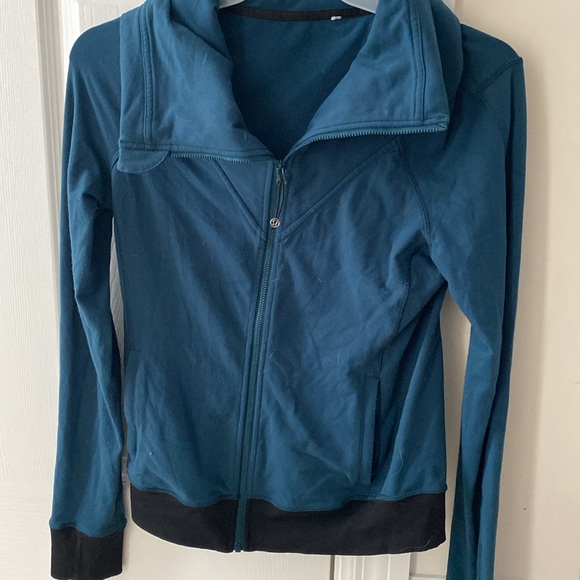 Lululemon jacket - Picture 1 of 9